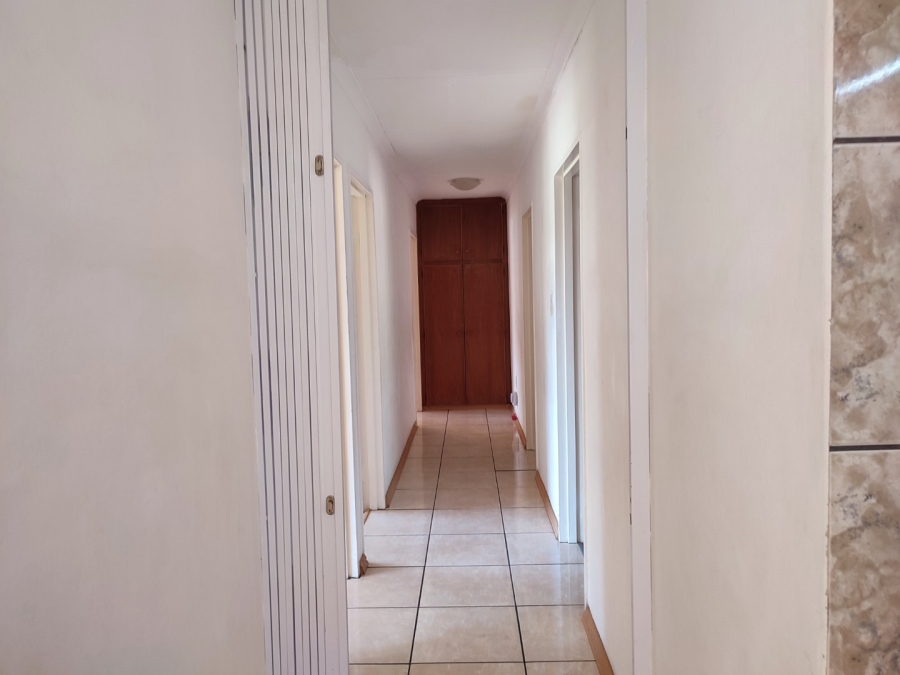 4 Bedroom Property for Sale in Fleurdal Free State